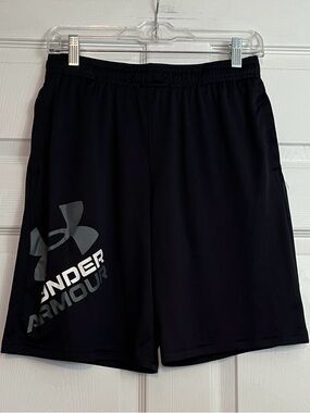 Under Armour Logo Boys Shorts (Size: YXL; Boys)